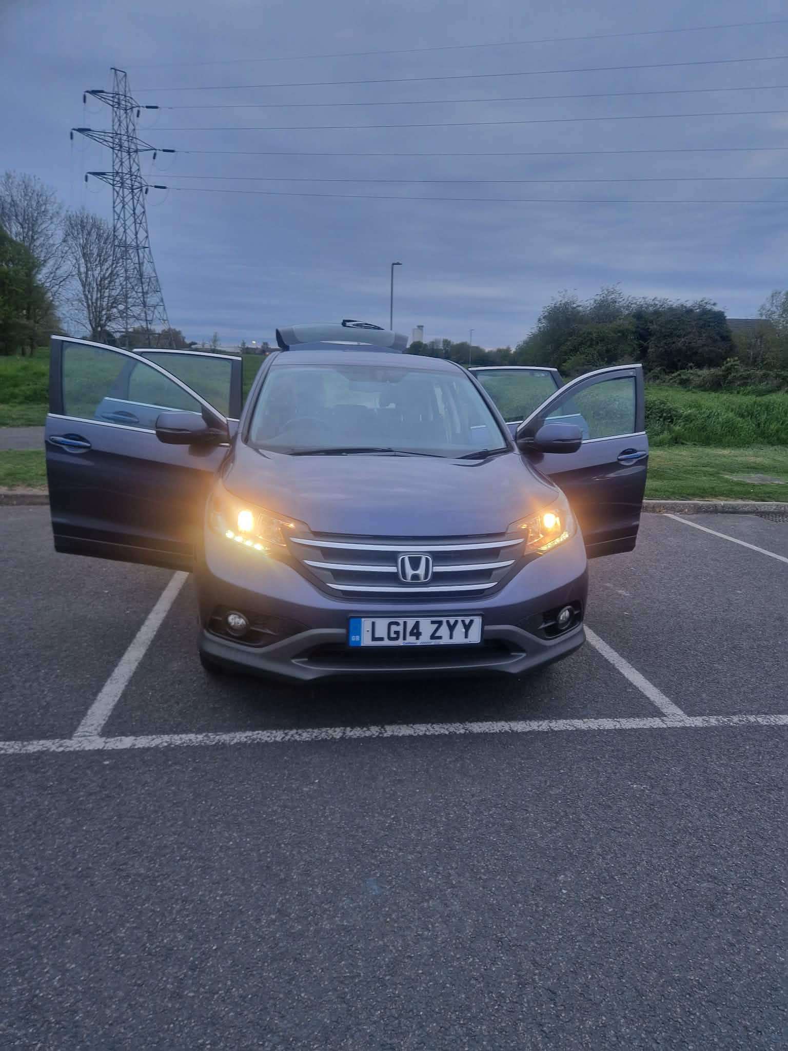 A 2014 HONDA CR-V A 2014 HONDA CR-V