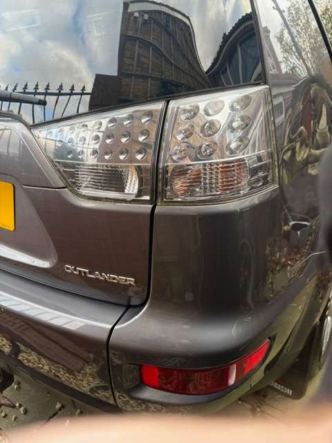 A 2013 MITSUBISHI OUTLANDER A 2013 MITSUBISHI OUTLANDER