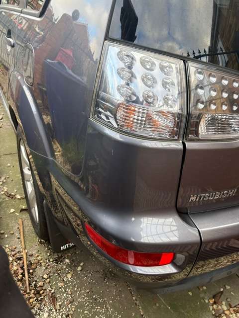 A 2013 MITSUBISHI OUTLANDER A 2013 MITSUBISHI OUTLANDER