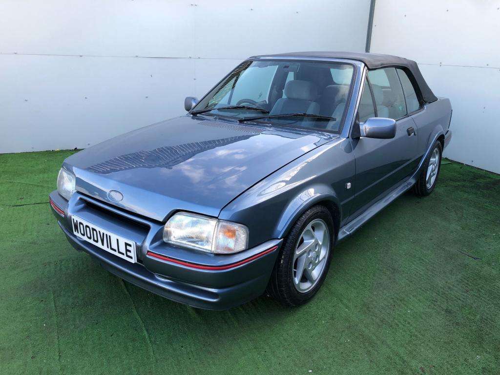 Check out this Ford Escort Xr3 Inj 1991 Petrol Manual