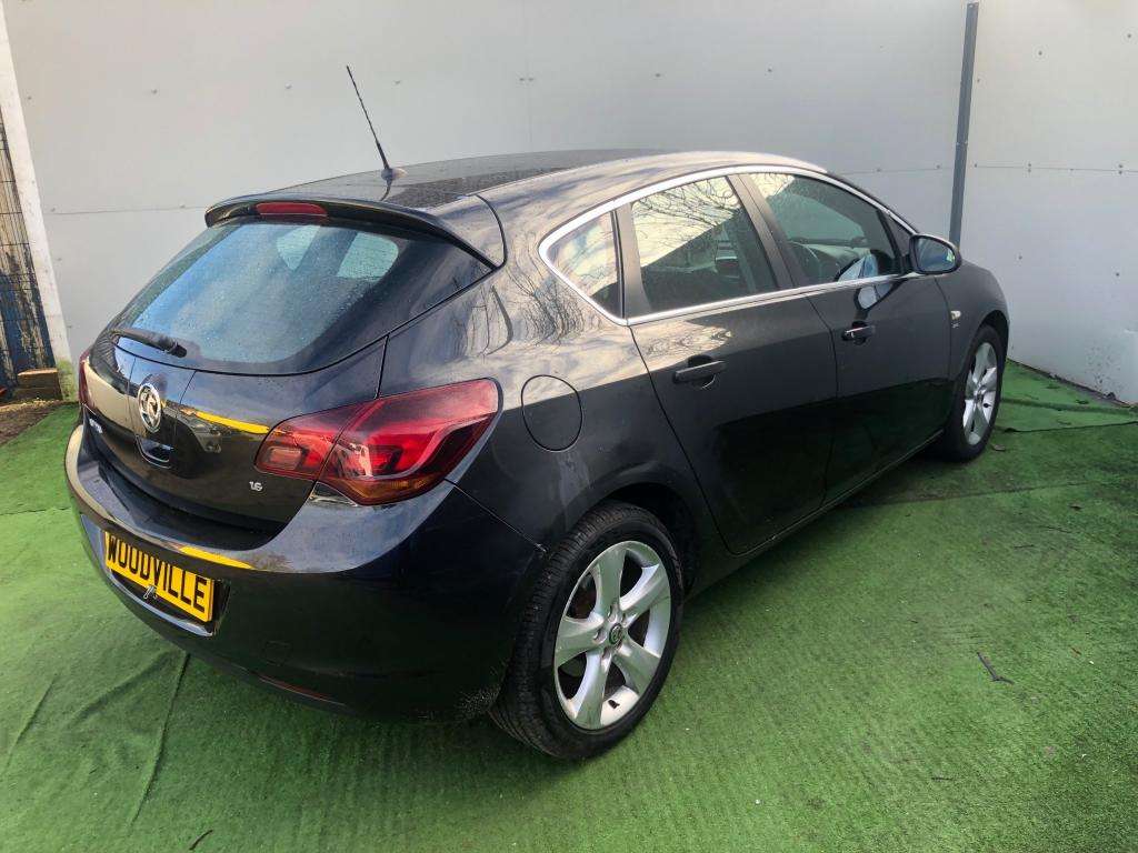 A 2012 VAUXHALL ASTRA Sri A 2012 VAUXHALL ASTRA Sri