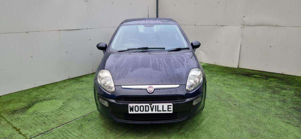 A 2011 FIAT PUNTO EVO Multijet Active A 2011 FIAT PUNTO EVO Multijet Active