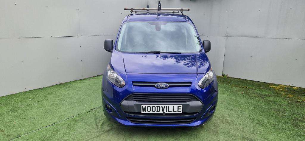 A 2017 FORD TRANSIT CONNECT Transit Connect 220 Trend A 2017 FORD TRANSIT CONNECT Transit Connect 220 Trend