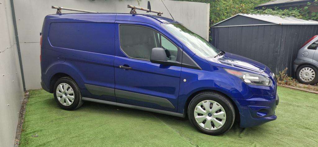 A 2017 FORD TRANSIT CONNECT Transit Connect 220 Trend A 2017 FORD TRANSIT CONNECT Transit Connect 220 Trend