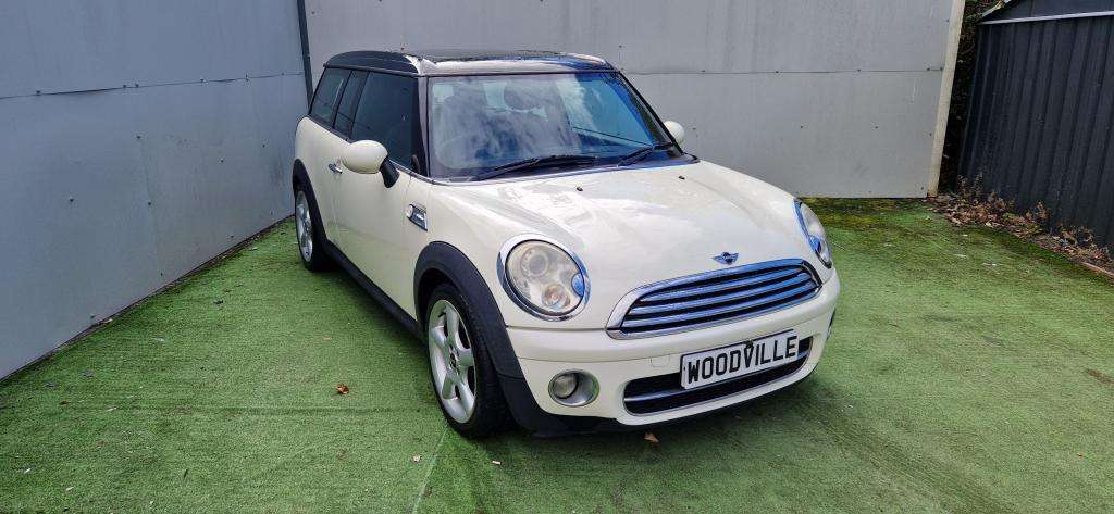 A 2007 MINI CLUBMAN Cooper D Clubman A 2007 MINI CLUBMAN Cooper D Clubman