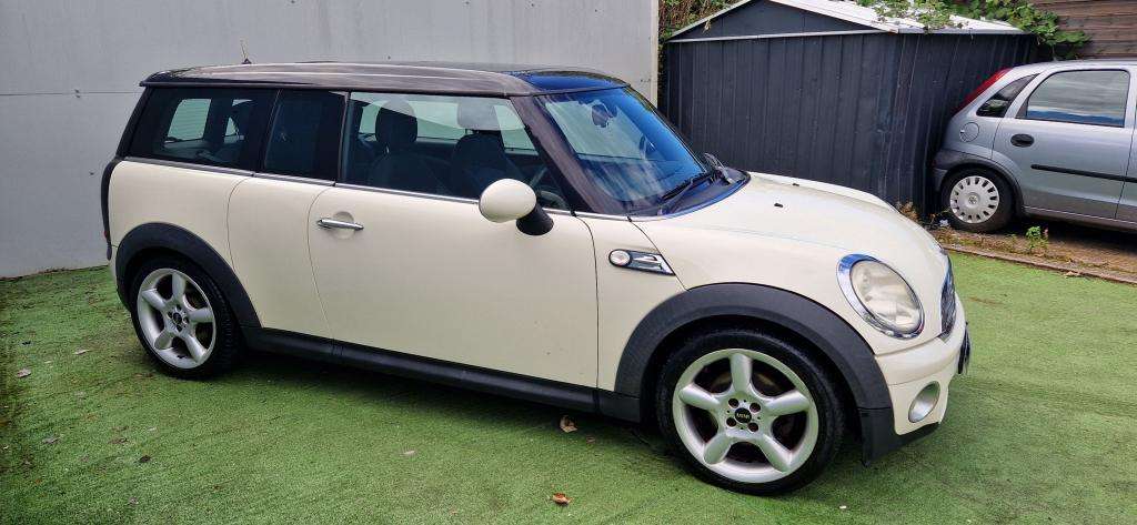 A 2007 MINI CLUBMAN Cooper D Clubman A 2007 MINI CLUBMAN Cooper D Clubman