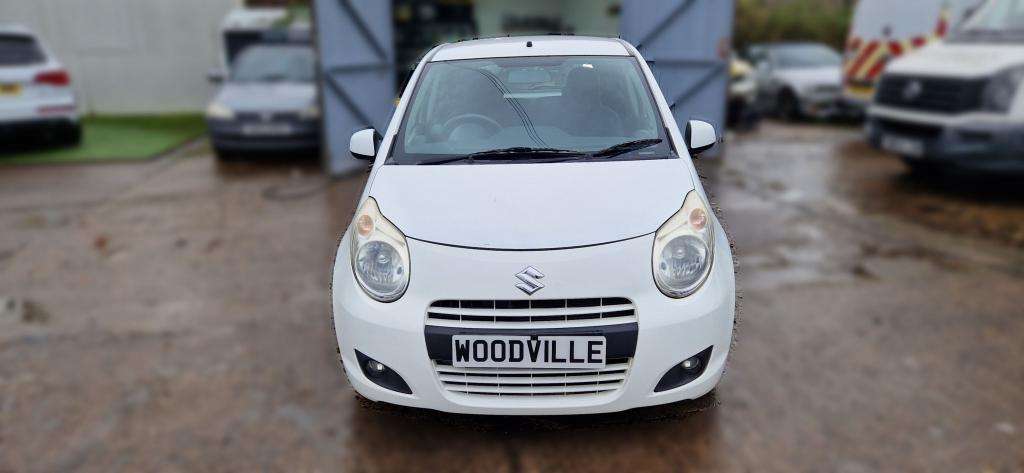 A 2009 SUZUKI ALTO Alto Sz4 A 2009 SUZUKI ALTO Alto Sz4