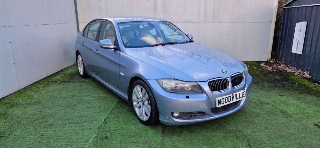 A 2009 BMW 3 SERIES 325i Se Auto A 2009 BMW 3 SERIES 325i Se Auto