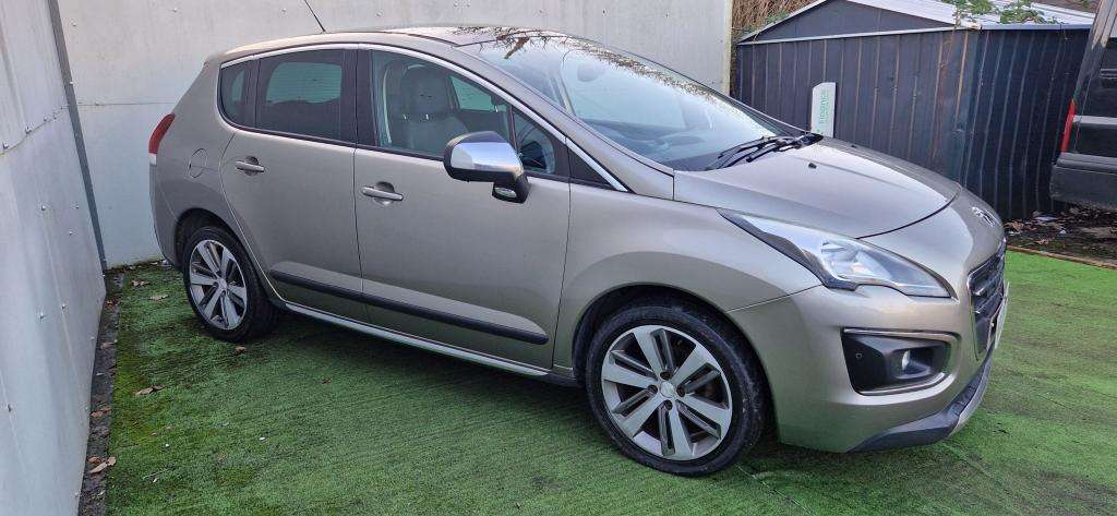 A 2015 PEUGEOT 3008 Allure Hdi A 2015 PEUGEOT 3008 Allure Hdi