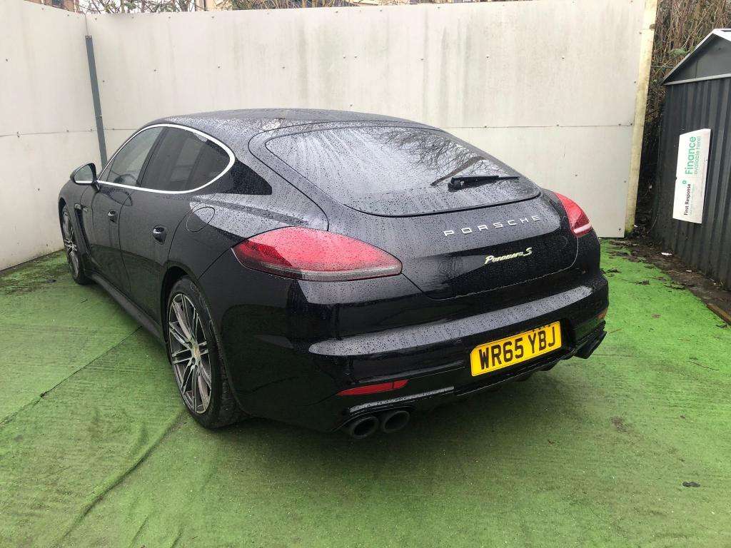 2015 PORSCHE PANAMERA 2015 PORSCHE PANAMERA