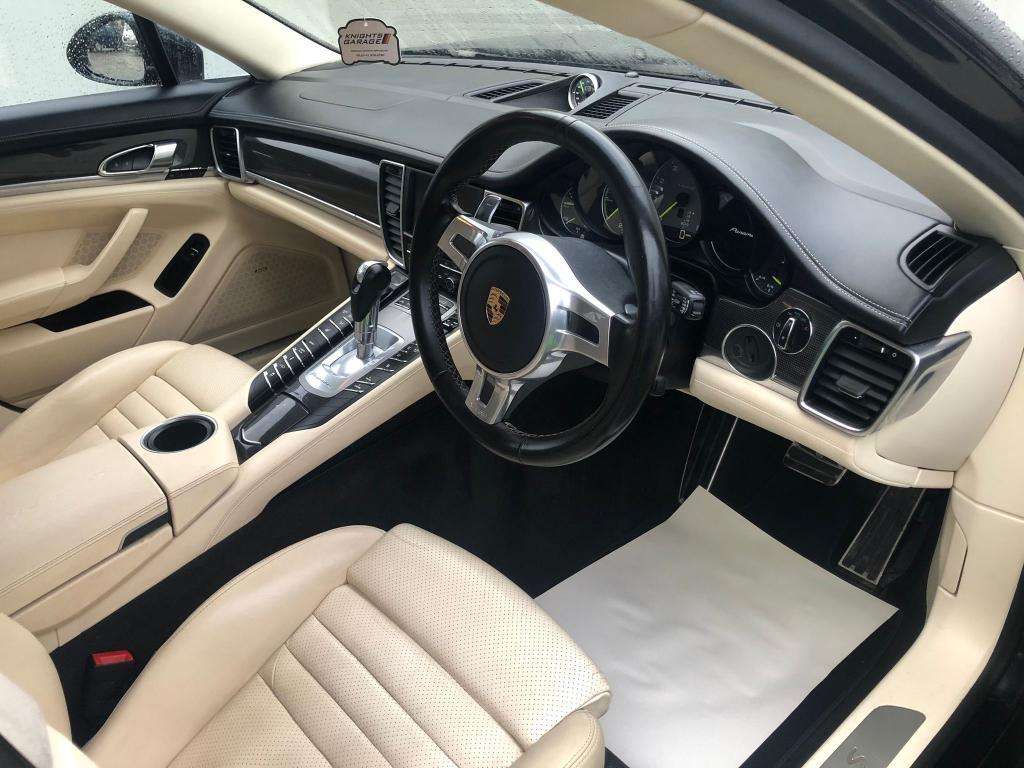 2015 PORSCHE PANAMERA 2015 PORSCHE PANAMERA