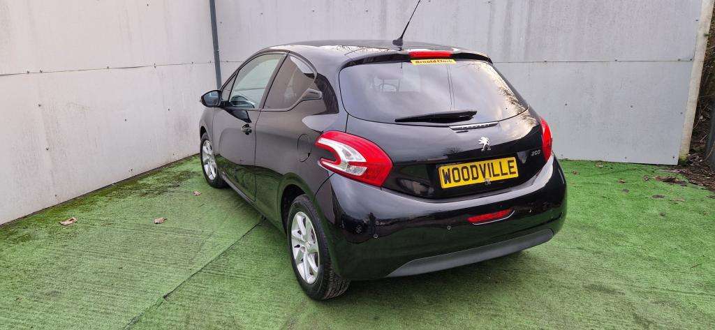 2014 PEUGEOT 208 2014 PEUGEOT 208