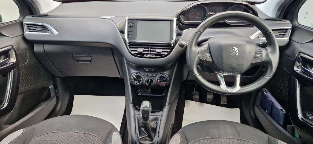 A 2014 PEUGEOT 208 Style A 2014 PEUGEOT 208 Style