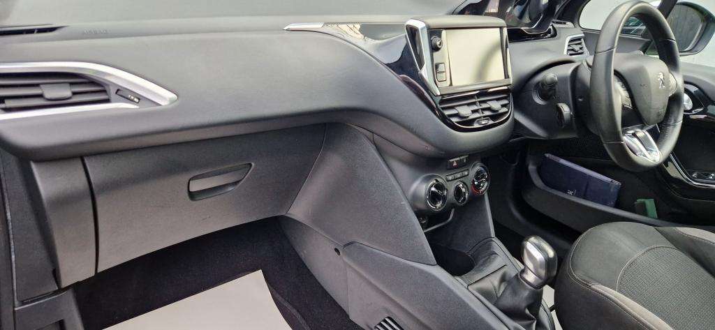 2014 PEUGEOT 208 2014 PEUGEOT 208