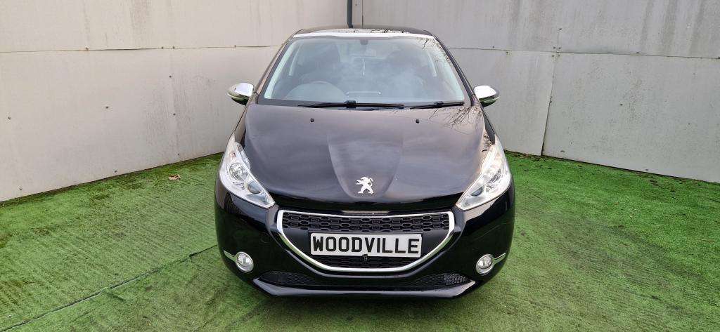 A 2014 PEUGEOT 208 Style A 2014 PEUGEOT 208 Style