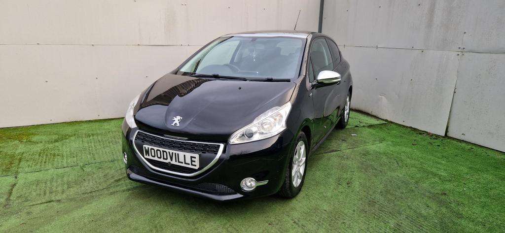 A 2014 PEUGEOT 208 Style A 2014 PEUGEOT 208 Style