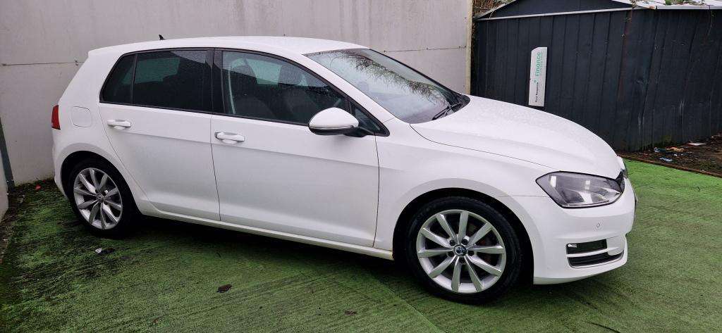 A 2014 VOLKSWAGEN GOLF Gt Tsi Act Bluemotion Technology A 2014 VOLKSWAGEN GOLF Gt Tsi Act Bluemotion Technology