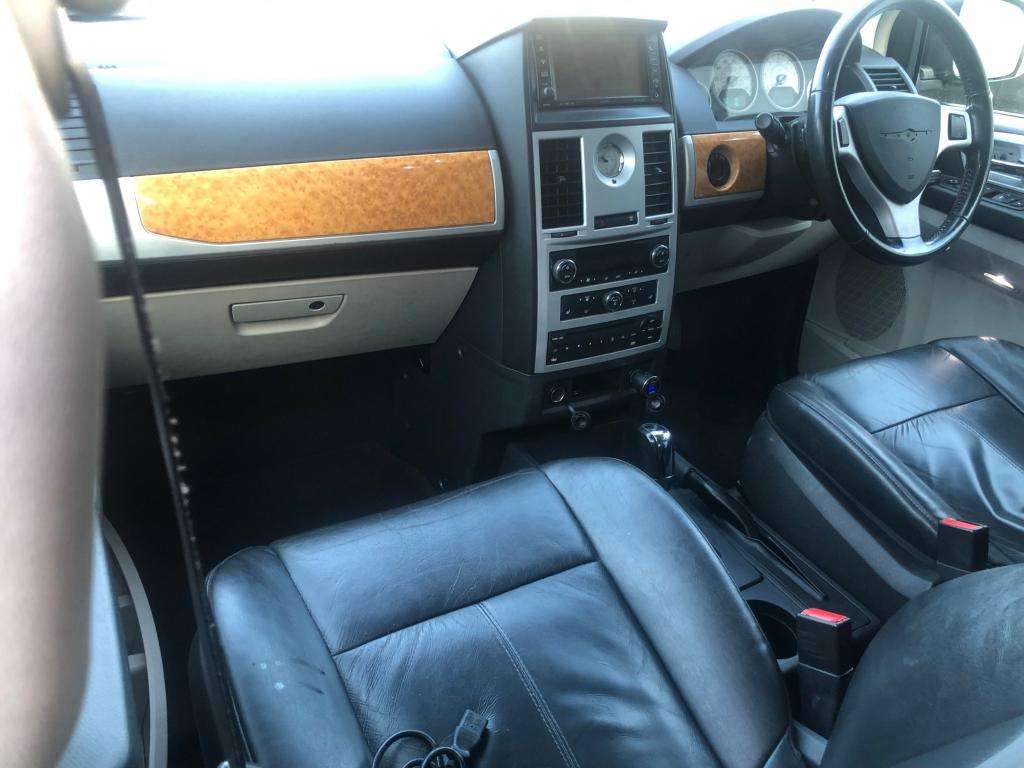 A 2010 CHRYSLER VOYAGER (AUTOMATIC) Grand Voyager Limited Crd 160 Auto A 2010 CHRYSLER VOYAGER (AUTOMATIC) Grand Voyager Limited Crd 160 Auto