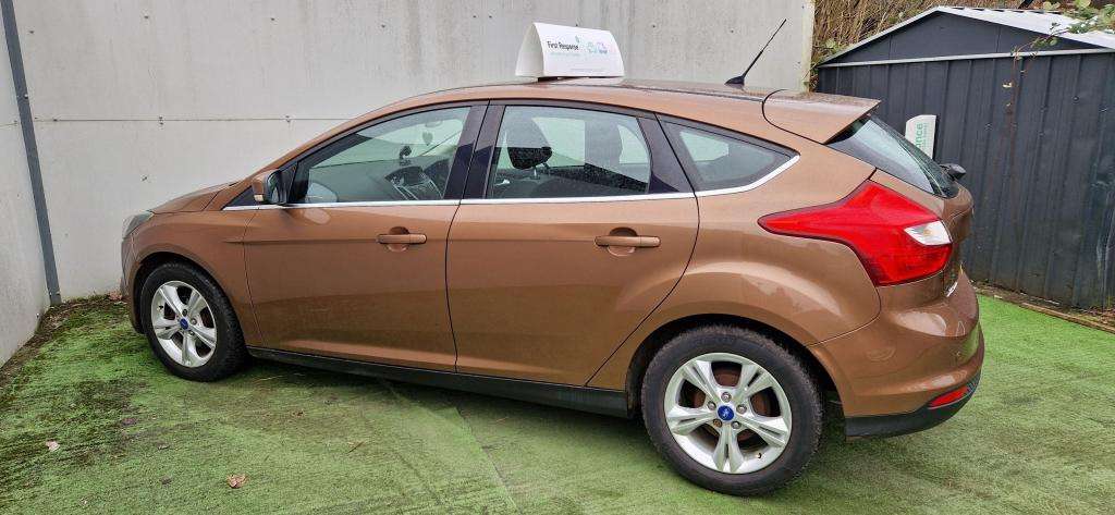 A 2013 FORD FOCUS Zetec T A 2013 FORD FOCUS Zetec T