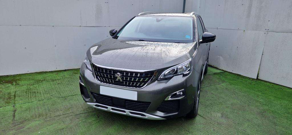 A 2017 PEUGEOT 3008 Allure Blue Hdi S/s A 2017 PEUGEOT 3008 Allure Blue Hdi S/s