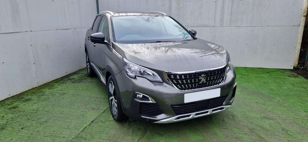 A 2017 PEUGEOT 3008 Allure Blue Hdi S/s A 2017 PEUGEOT 3008 Allure Blue Hdi S/s