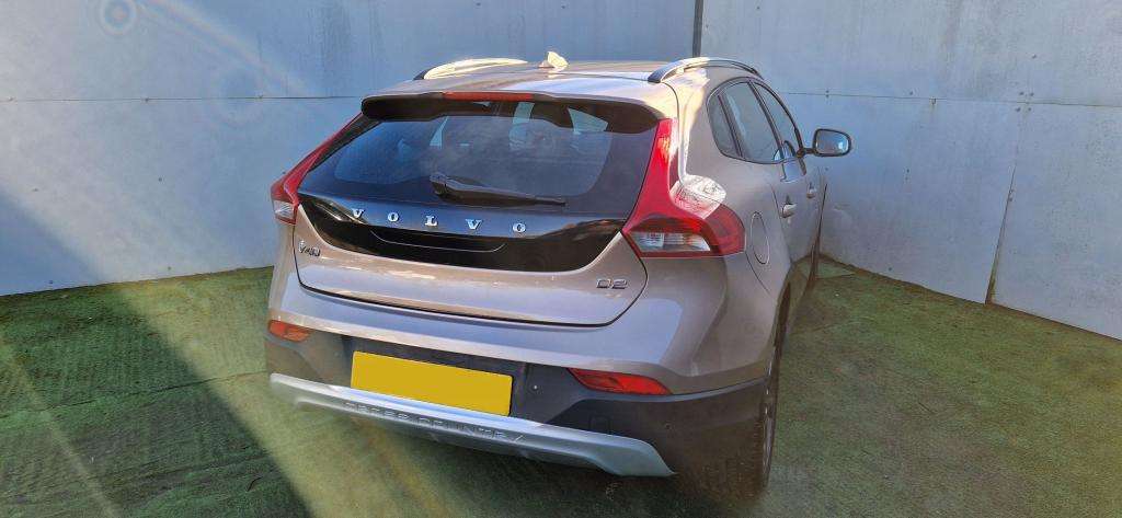 2014 VOLVO V40 (AUTOMATIC) 2014 VOLVO V40 (AUTOMATIC)