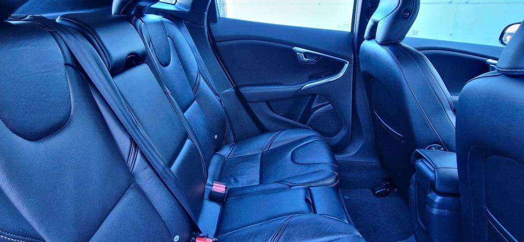 2014 VOLVO V40 (AUTOMATIC) 2014 VOLVO V40 (AUTOMATIC)