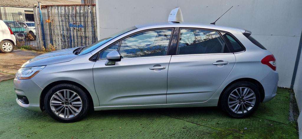 A 2013 CITROEN C4 Vtr+ E-hdi Semi-auto A 2013 CITROEN C4 Vtr+ E-hdi Semi-auto