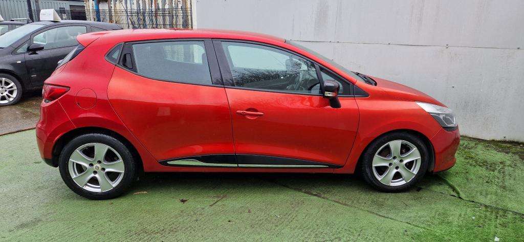 2015 RENAULT CLIO 2015 RENAULT CLIO