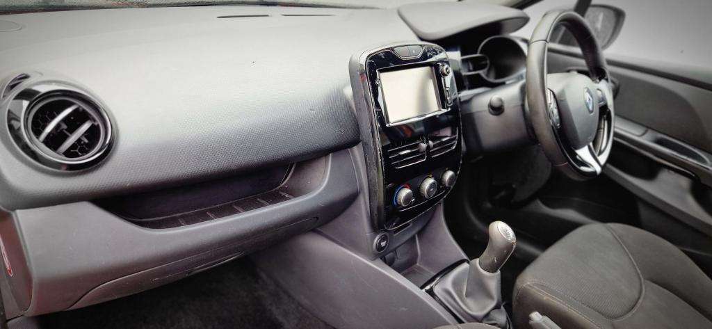 2015 RENAULT CLIO 2015 RENAULT CLIO