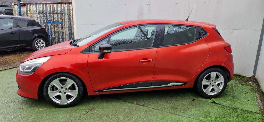 2015 RENAULT CLIO 2015 RENAULT CLIO