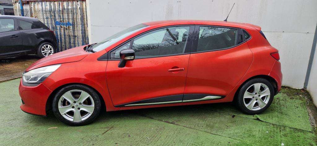 2015 RENAULT CLIO 2015 RENAULT CLIO