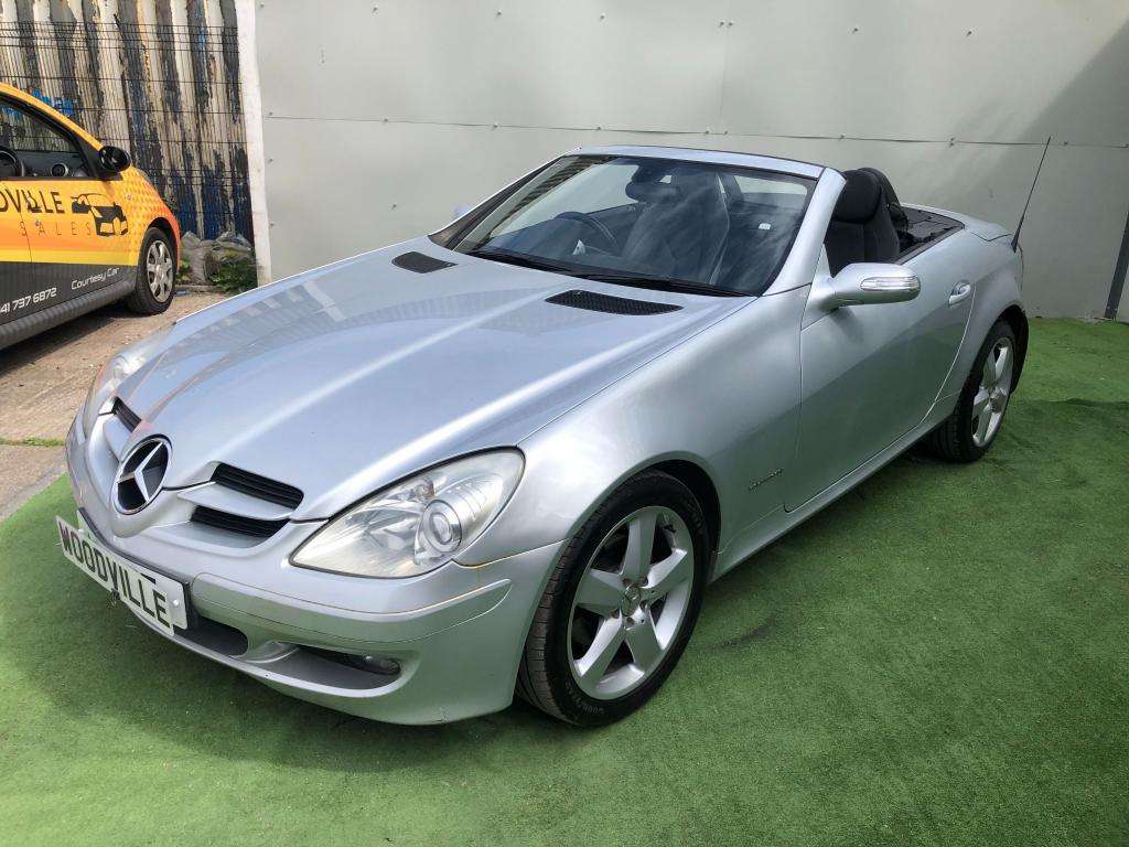 A 2005 MERCEDES-BENZ SLK 200 Kompressor Auto A 2005 MERCEDES-BENZ SLK 200 Kompressor Auto
