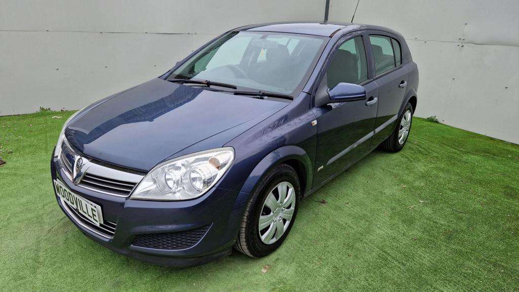A 2009 VAUXHALL ASTRA Life A/c Auto A 2009 VAUXHALL ASTRA Life A/c Auto