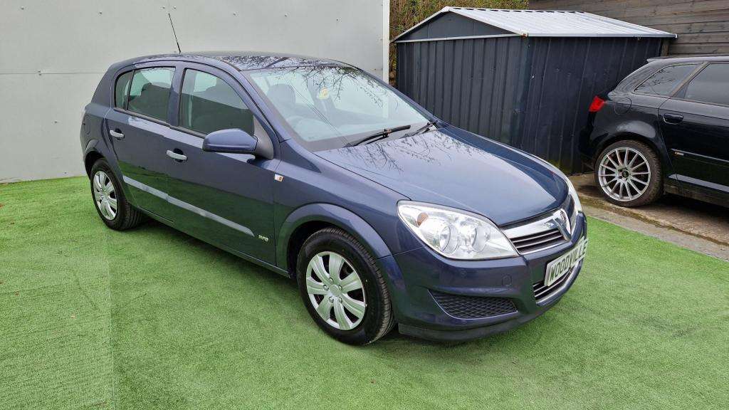 A 2009 VAUXHALL ASTRA Life A/c Auto A 2009 VAUXHALL ASTRA Life A/c Auto