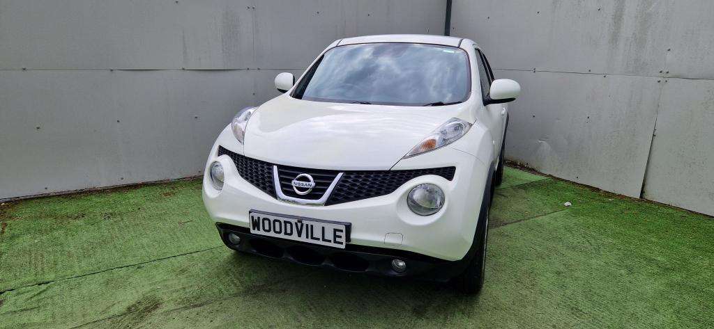 A 2013 NISSAN JUKE Acenta Premium A 2013 NISSAN JUKE Acenta Premium