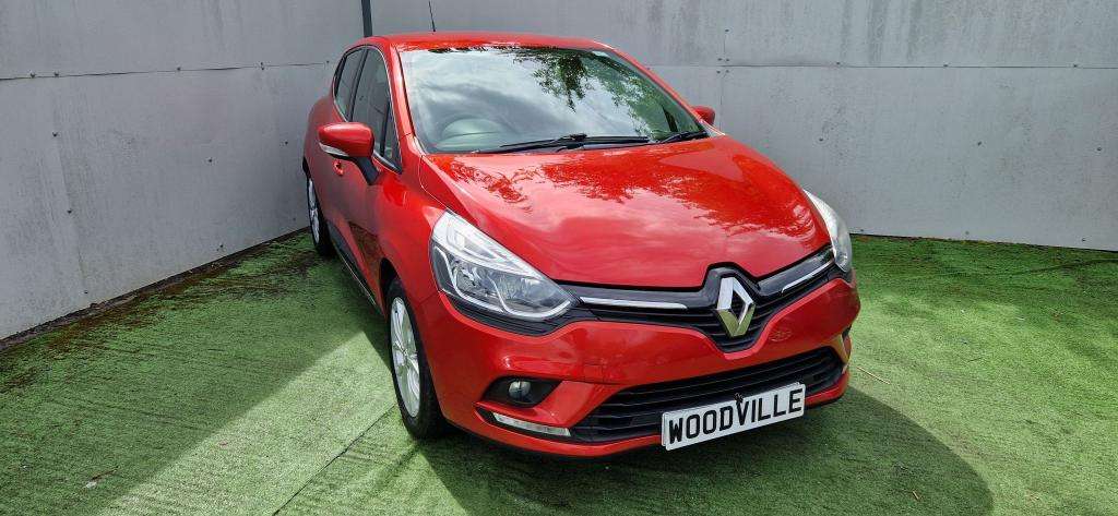 A 2017 RENAULT CLIO Dynamique Nav A 2017 RENAULT CLIO Dynamique Nav