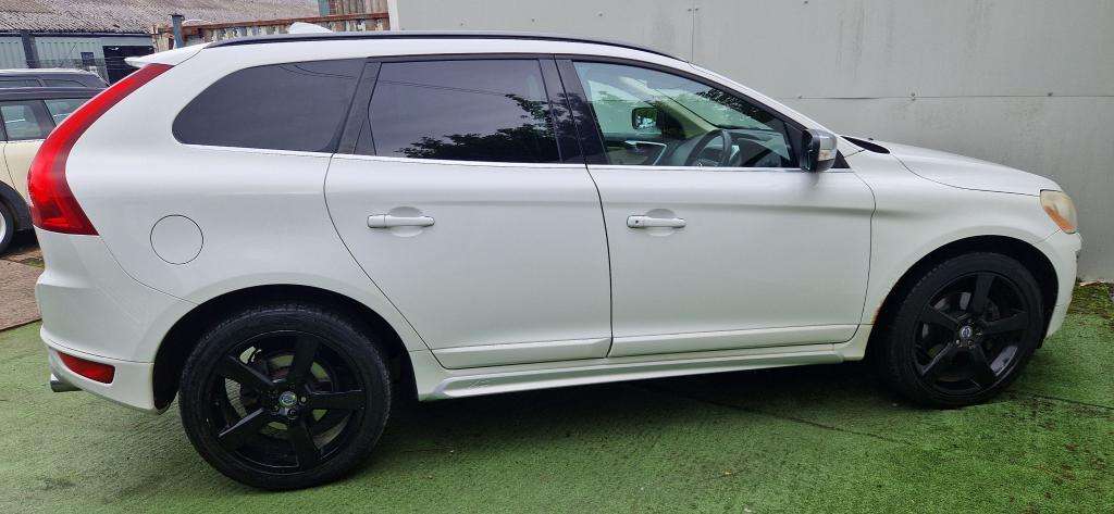 2010 VOLVO XC60 2010 VOLVO XC60