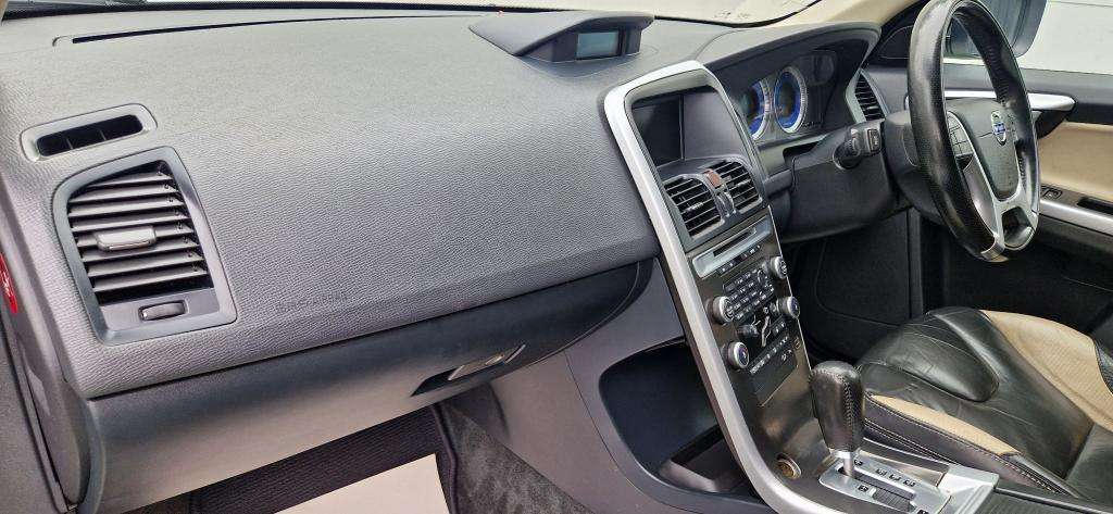 2010 VOLVO XC60 2010 VOLVO XC60