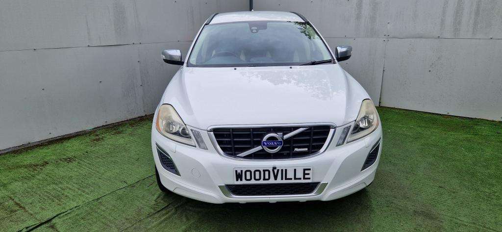 A 2010 VOLVO XC60 R-design Se Premium D5 Awd Auto A 2010 VOLVO XC60 R-design Se Premium D5 Awd Auto
