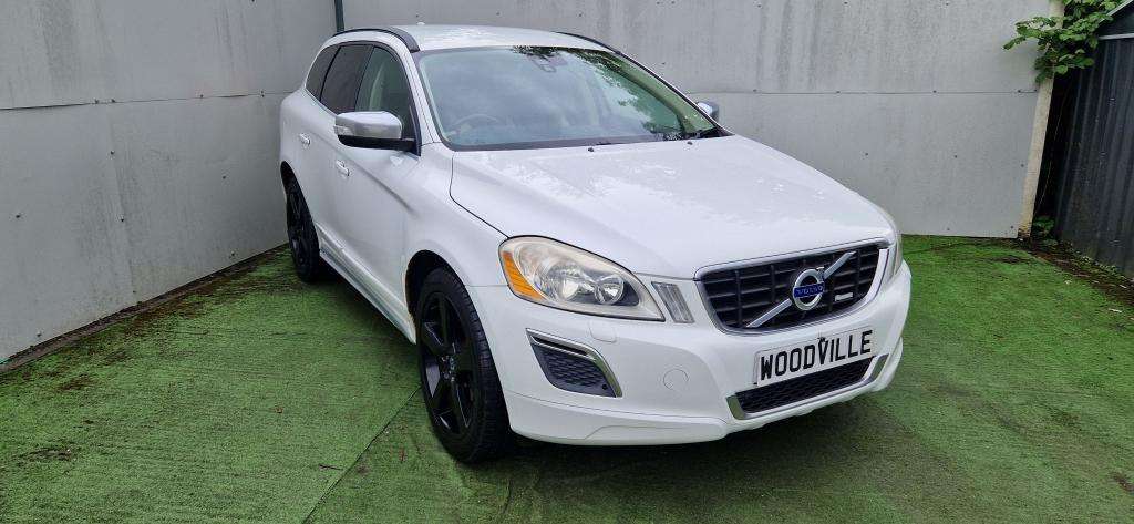 A 2010 VOLVO XC60 R-design Se Premium D5 Awd Auto A 2010 VOLVO XC60 R-design Se Premium D5 Awd Auto
