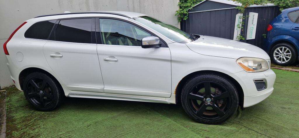 2010 VOLVO XC60 2010 VOLVO XC60