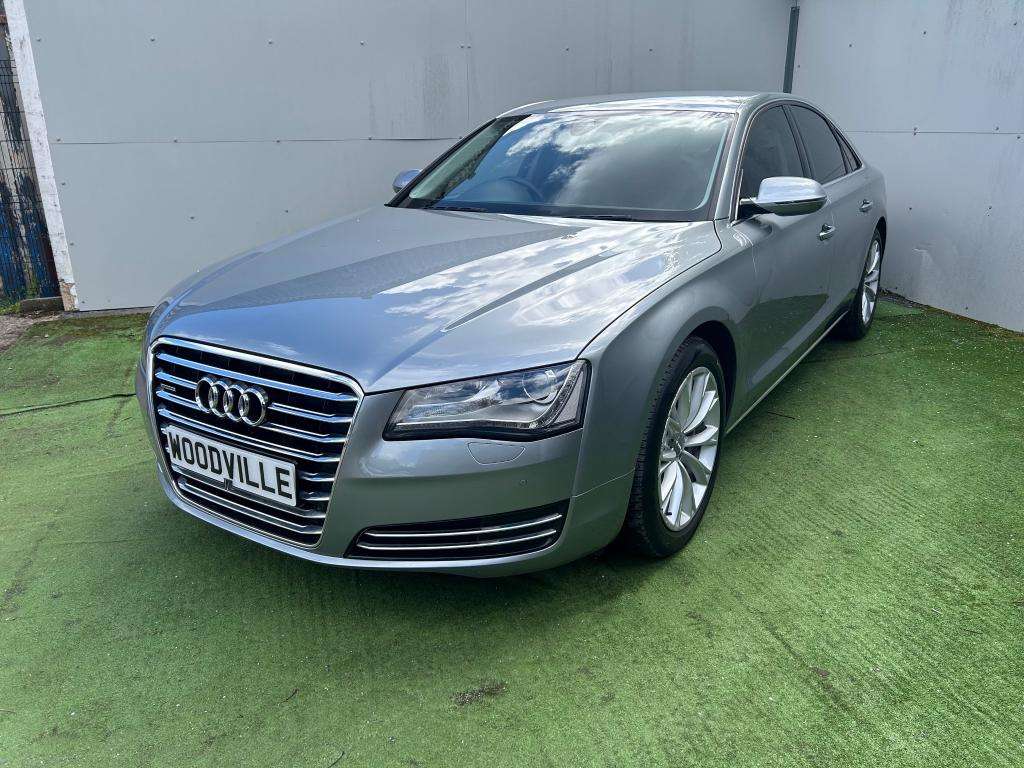 A 2011 AUDI A8 TDI QUATTRO SE EXECUTIVE A 2011 AUDI A8 TDI QUATTRO SE EXECUTIVE