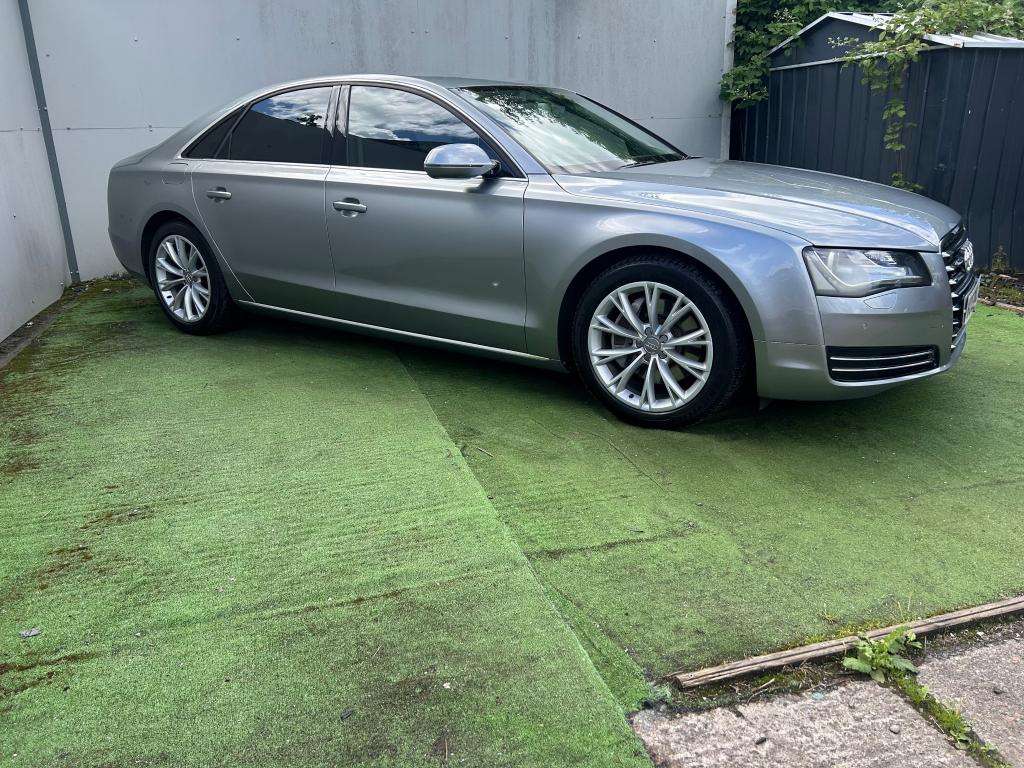 A 2011 AUDI A8 TDI QUATTRO SE EXECUTIVE A 2011 AUDI A8 TDI QUATTRO SE EXECUTIVE