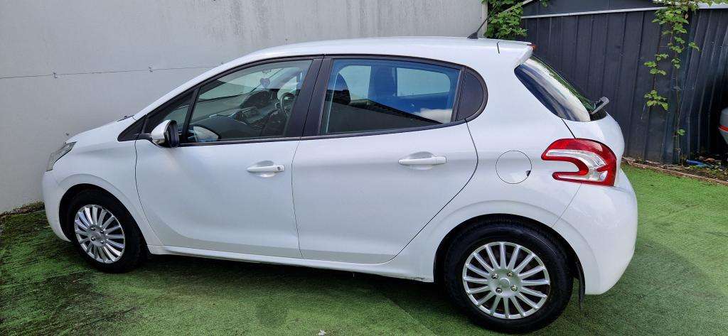 2014 PEUGEOT 208 2014 PEUGEOT 208