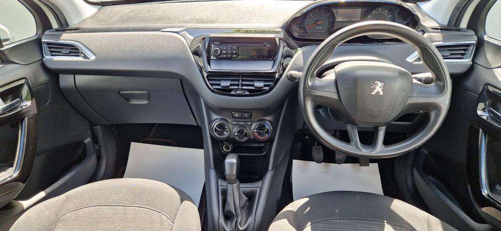 2014 PEUGEOT 208 2014 PEUGEOT 208