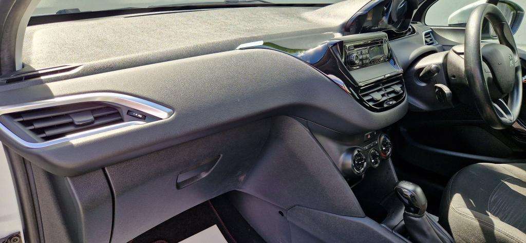 2014 PEUGEOT 208 2014 PEUGEOT 208