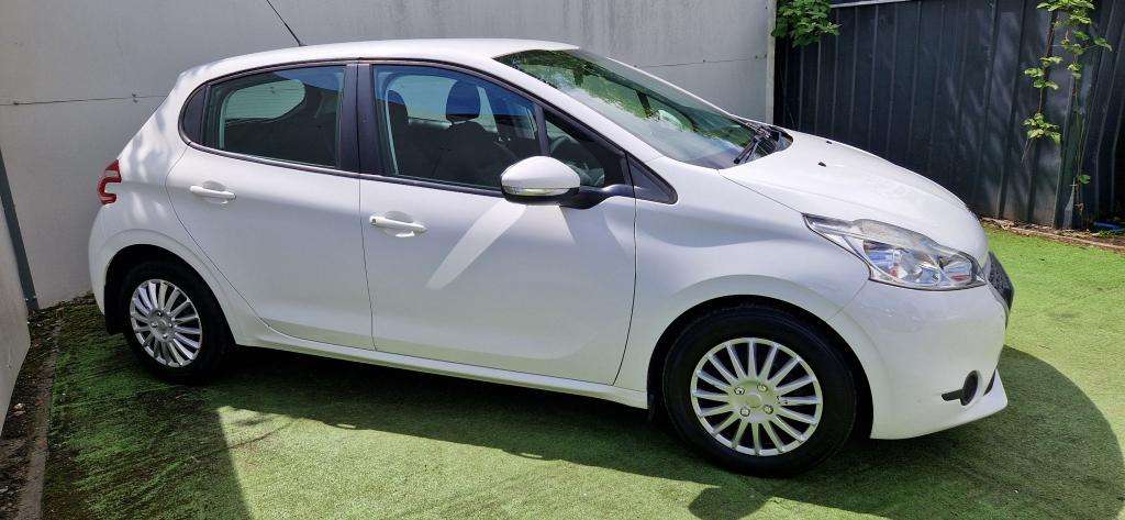 2014 PEUGEOT 208 2014 PEUGEOT 208