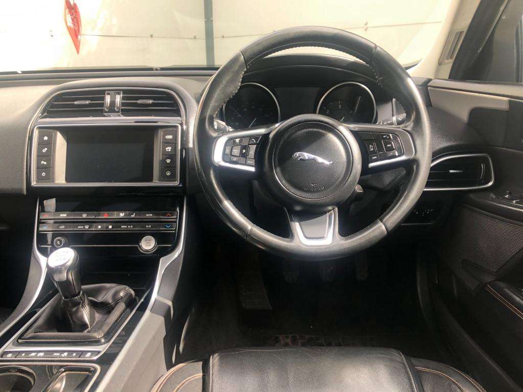 2017 JAGUAR XE 2017 JAGUAR XE