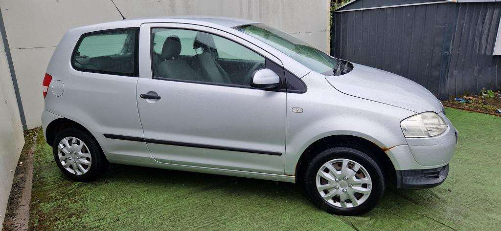 A 2009 VOLKSWAGEN FOX Urban Fox 55 A 2009 VOLKSWAGEN FOX Urban Fox 55